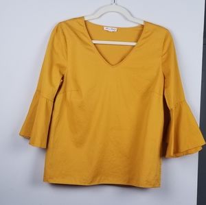 Jane & Delancey  bell sleeve mustard top
